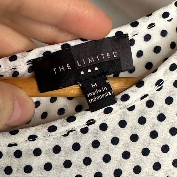 The Limited Polka Dot Tiered Quarter Length Sleeve Women’s Blouse Size Med - Picture 4 of 12